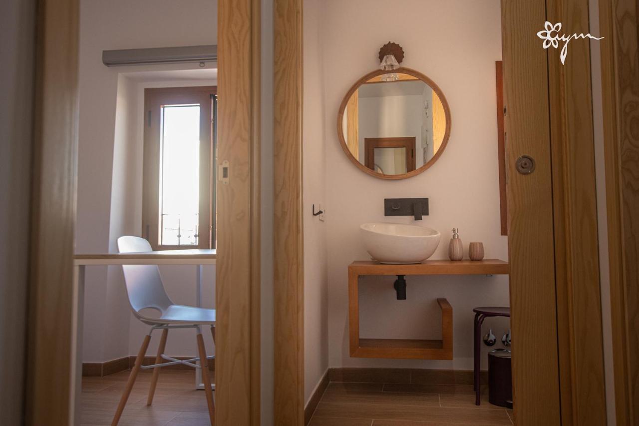 Apartamentos Turisticos Abrilymarzo Caces エクステリア 写真