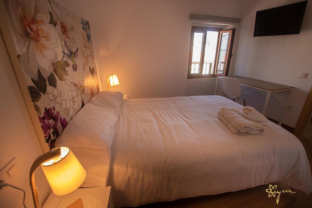 Apartamentos Turisticos Abrilymarzo Caces エクステリア 写真