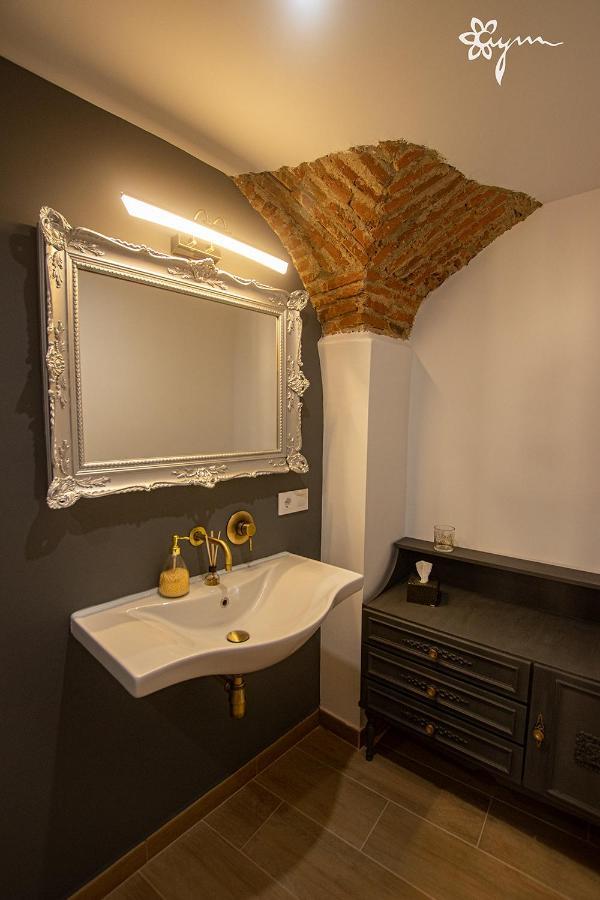 Apartamentos Turisticos Abrilymarzo Caces エクステリア 写真
