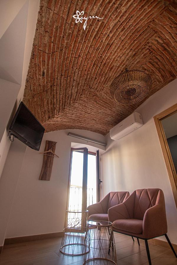 Apartamentos Turisticos Abrilymarzo Caces エクステリア 写真