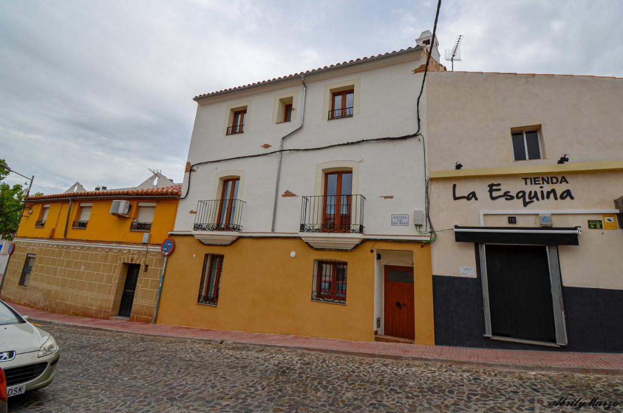 Apartamentos Turisticos Abrilymarzo Caces エクステリア 写真